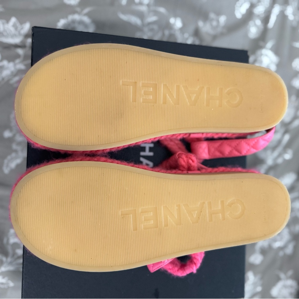 CHANEL Vibrant Pink Quilted Sandals - Picture 7 of 7